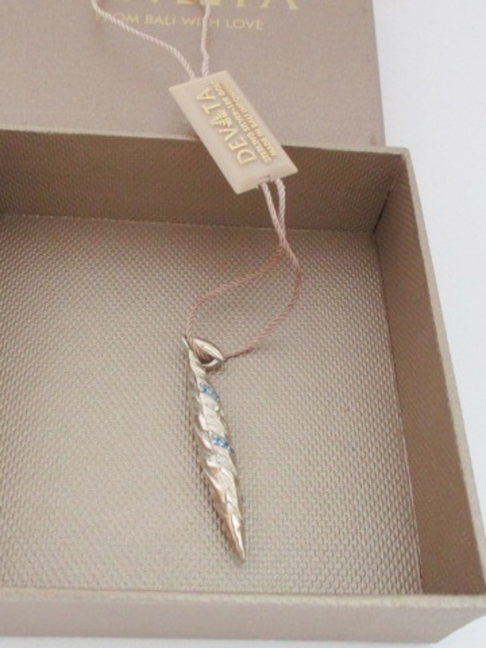 DEVATA Pendant With Blue Stones